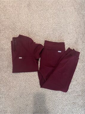 Figs Scrub Set Catarina Top and Zamora Joggers